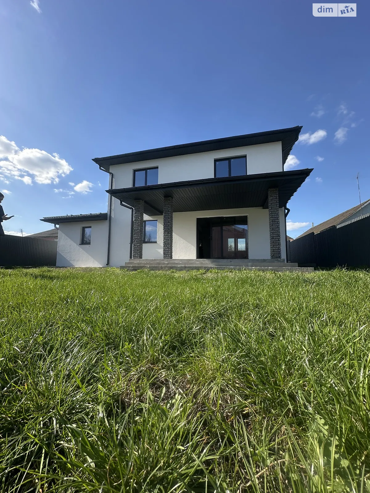 Продается дом на 2 этажа 160 кв. м с верандой, цена: 194999 $ - фото 1