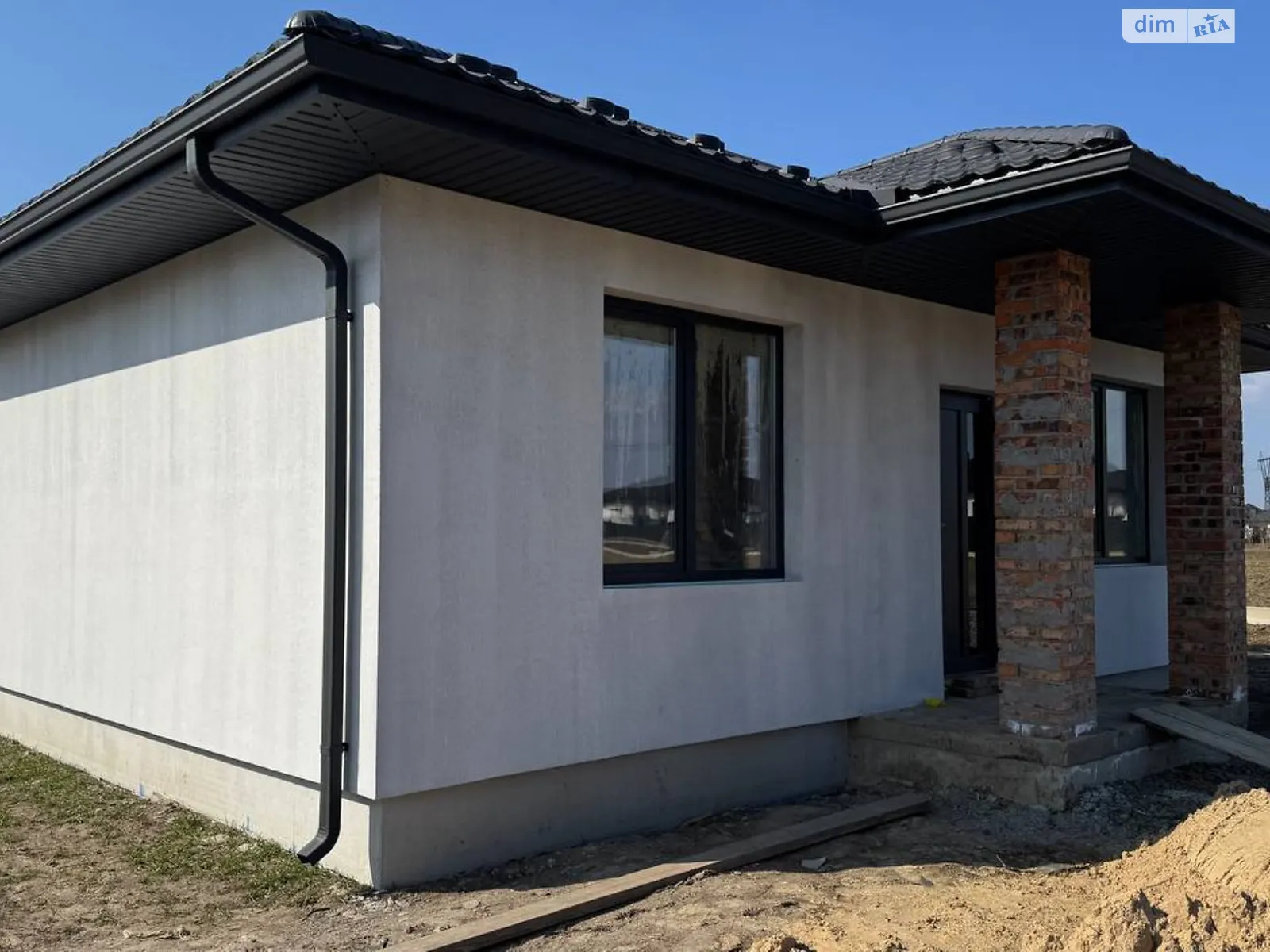 Продается одноэтажный дом 110 кв. м с баней/сауной, цена: 99000 $ - фото 1