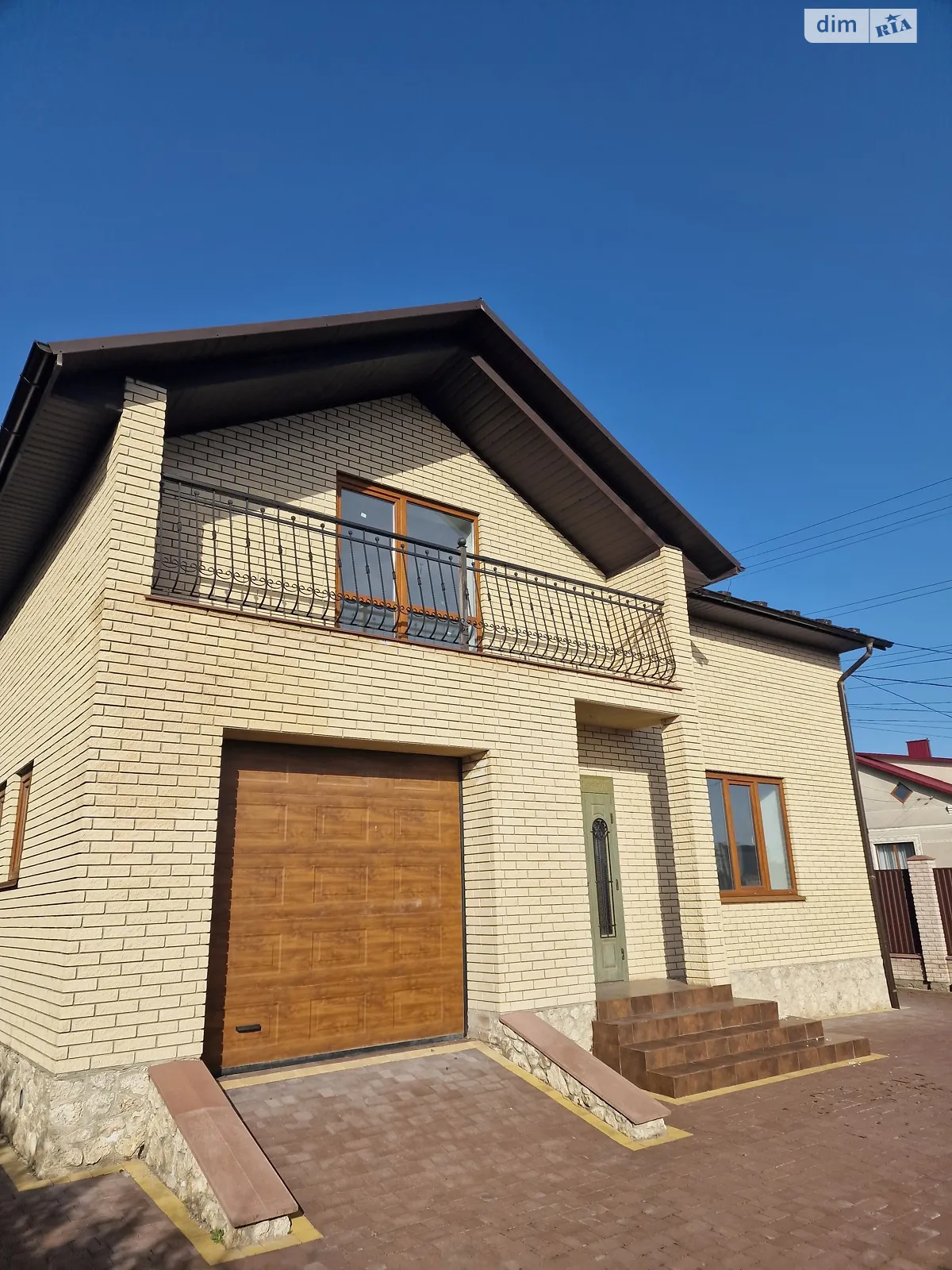 Продается дом на 2 этажа 190 кв. м с участком, цена: 170000 $ - фото 1