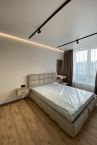 Продажа квартиры, Ивано-Франковск, р‑н. Центр, Южный бульвар, дом 32Б