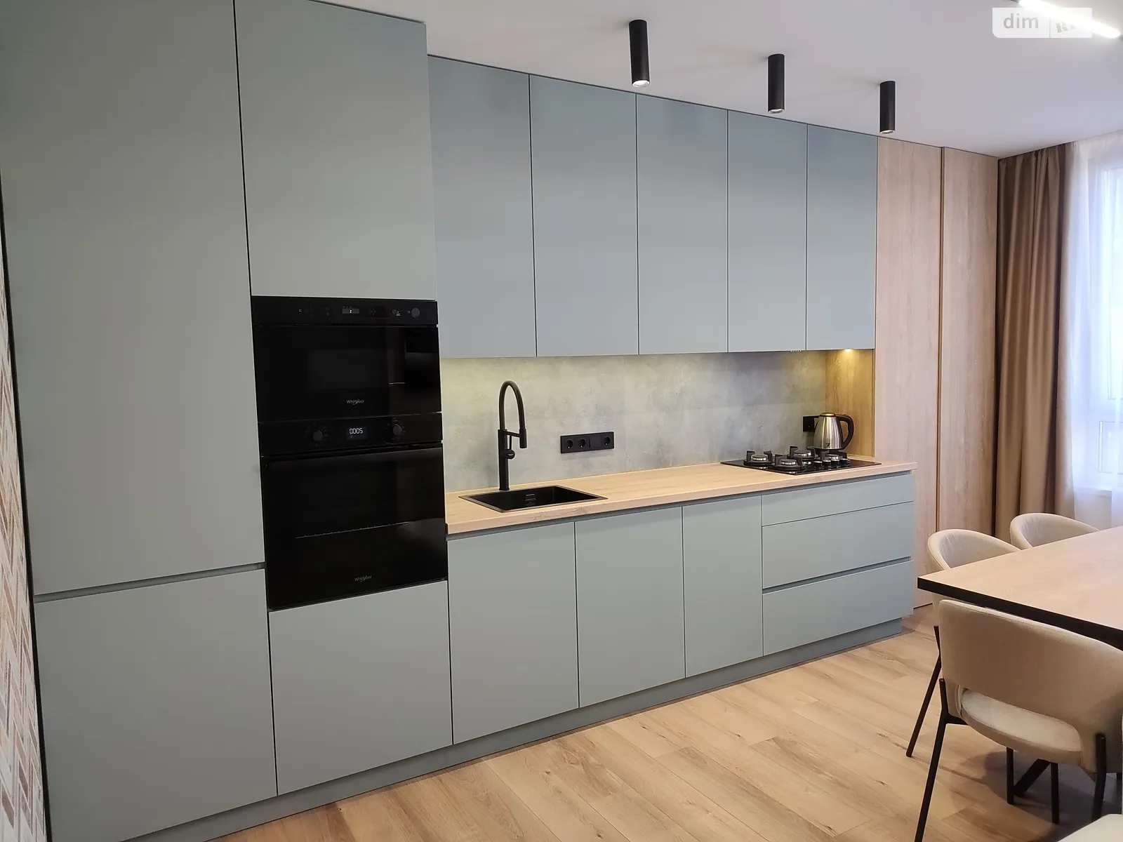 3-комнатная квартира 81.3 кв. м в Тернополе, ул. Торговица(Живова Анатолия), 19 - фото 1