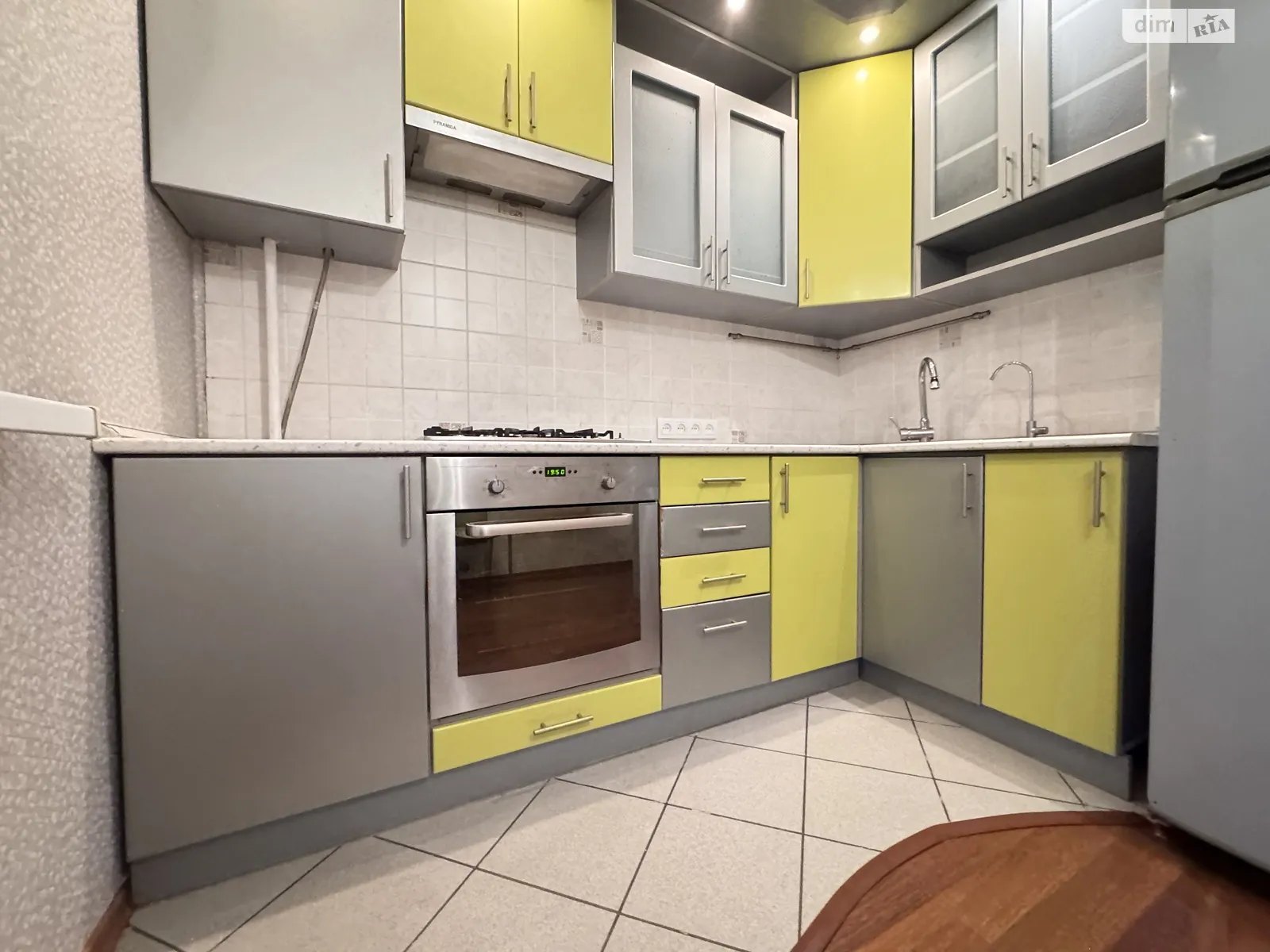 Продается 1-комнатная квартира 42.4 кв. м в Борисполе, ул. Владимира Момота(Горького), 40 - фото 1