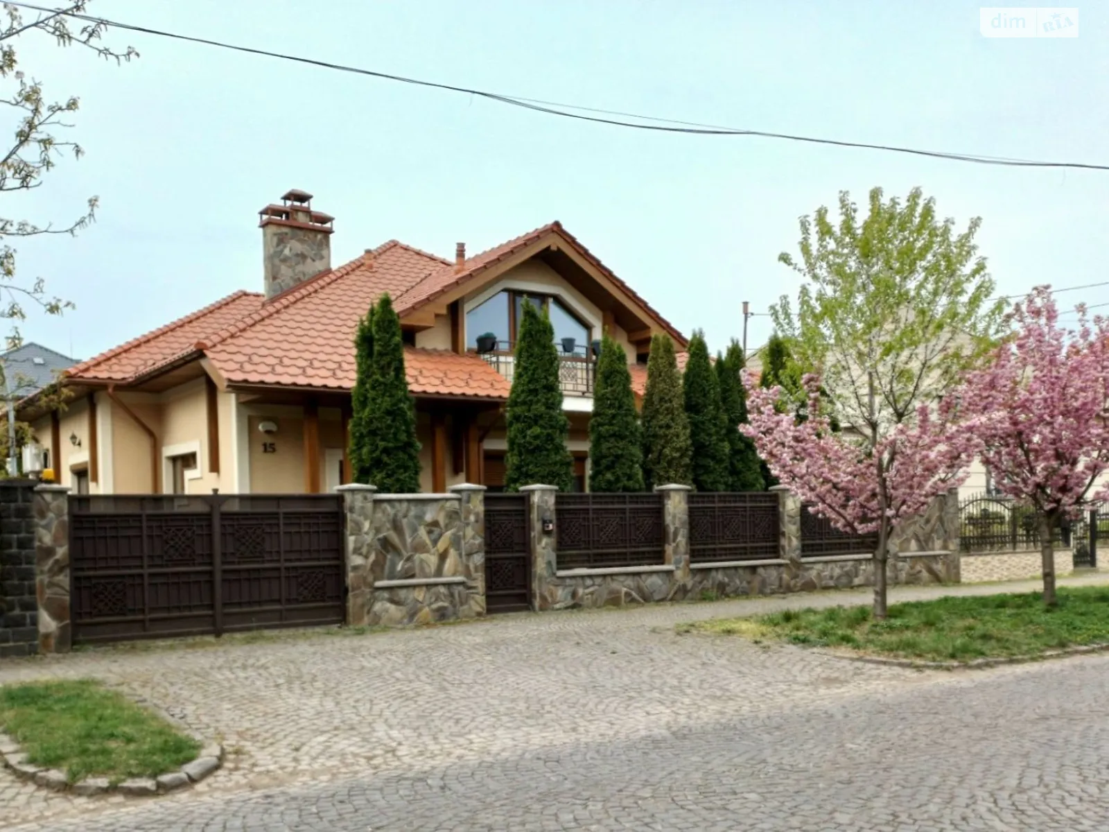 Продается дом на 2 этажа 250 кв. м с мансардой, цена: 498000 $ - фото 1