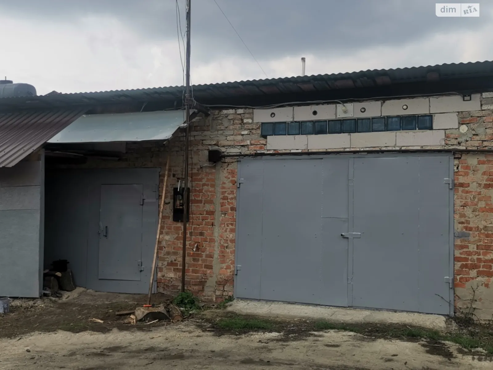 Продается место в гаражном кооперативе универсальный на 48 кв. м, цена: 10000 $ - фото 1