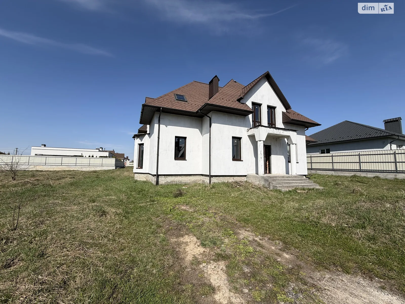 Продается дом на 2 этажа 286 кв. м с бассейном, цена: 260000 $ - фото 1