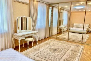 Долгосрочная аренда квартиры, Киев, р‑н. Саперное Поле, ст.м. Дворец Украина, Ежи Гедройца (Тверская) улица, дом 2