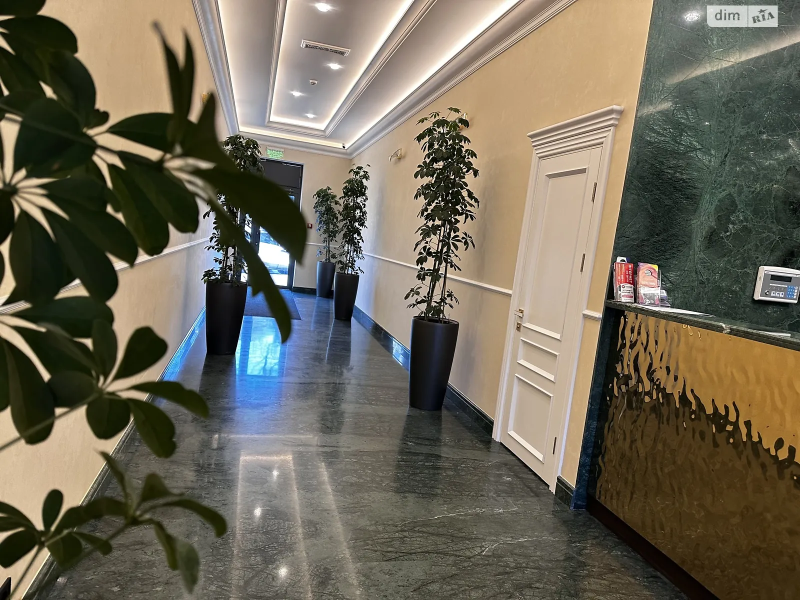 Продается 2-комнатная квартира 103.36 кв. м в Одессе, Фонтанская дор. - фото 1