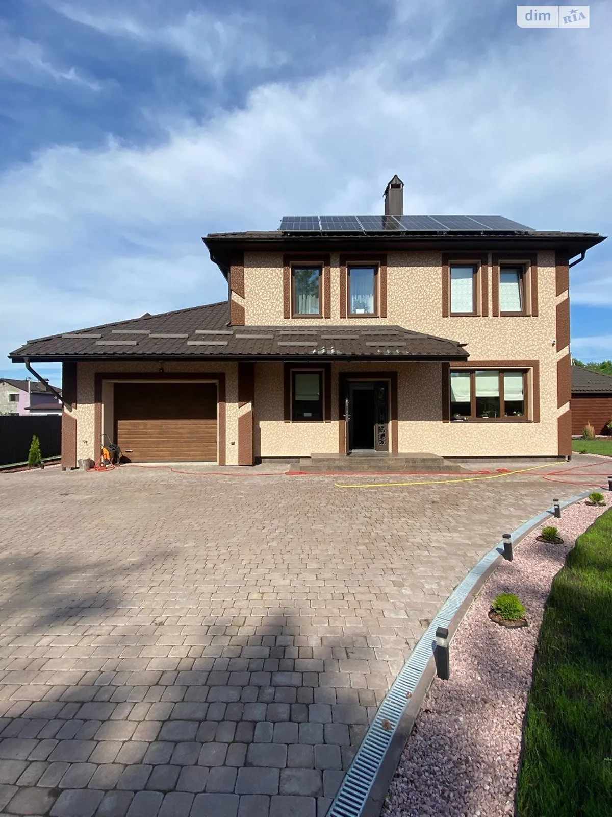 Продается дом на 2 этажа 190 кв. м с беседкой, цена: 295000 $ - фото 1