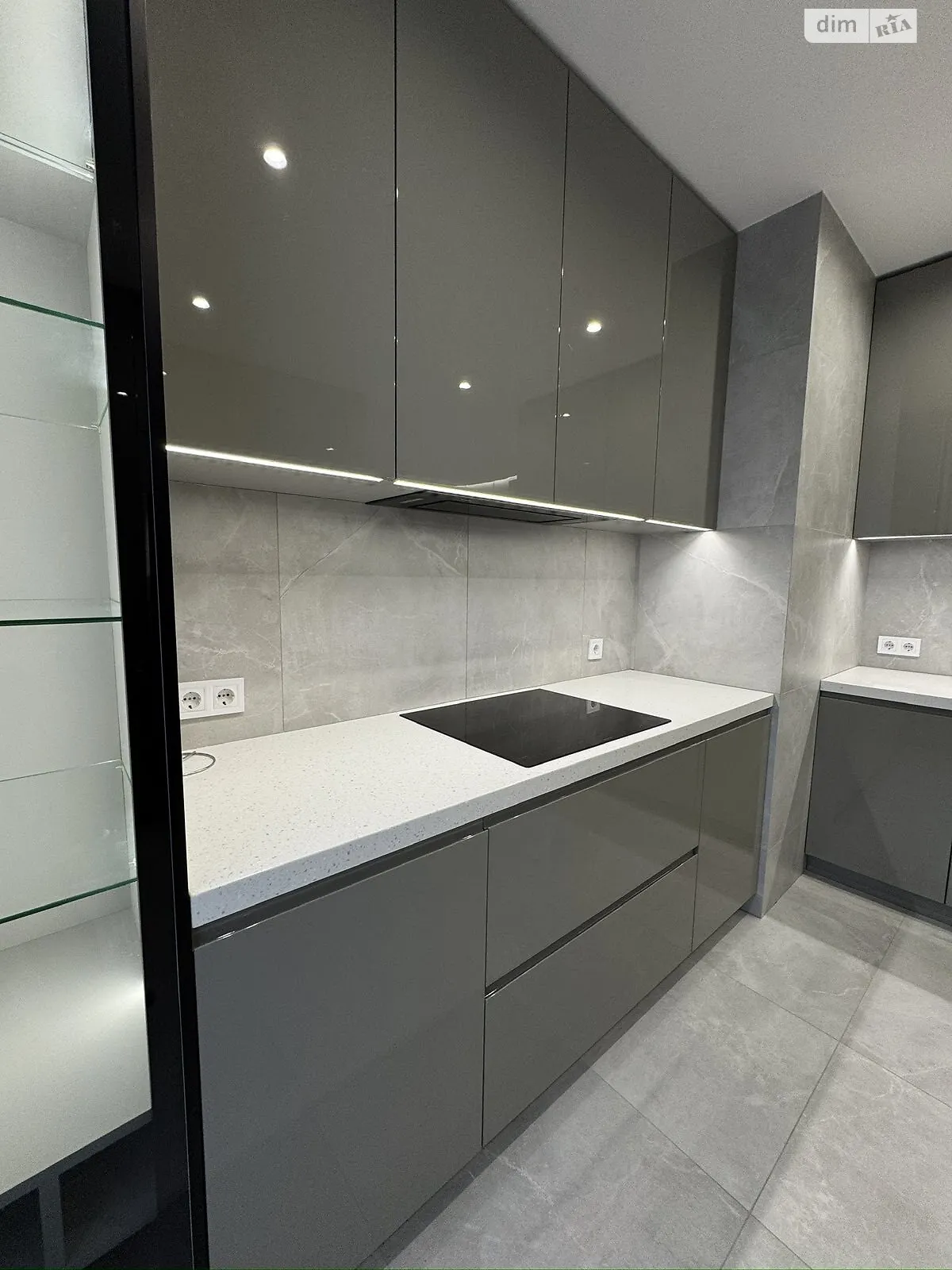 Продается 2-комнатная квартира 75.7 кв. м в Черновцах, ул. Щербанюк Александра Героя Украины, 79 корпус 1 - фото 1