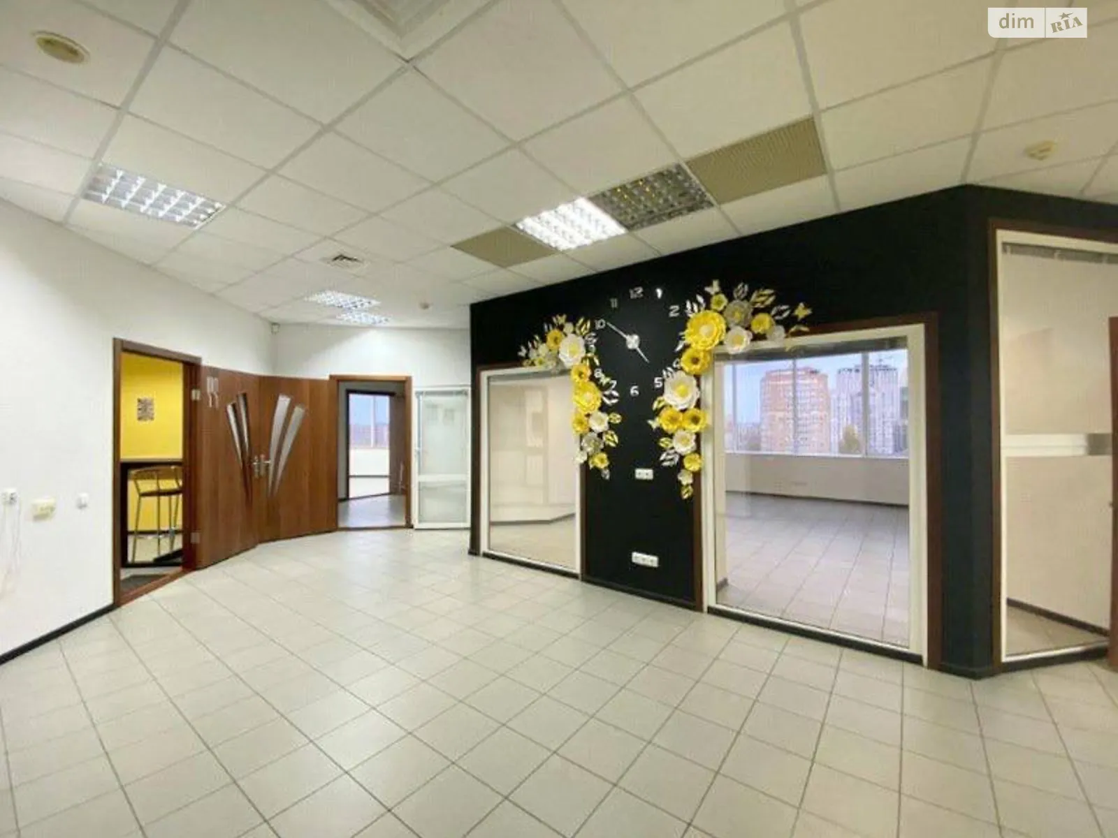 Продается офис 387 кв. м в бизнес-центре, цена: 455000 $ - фото 1