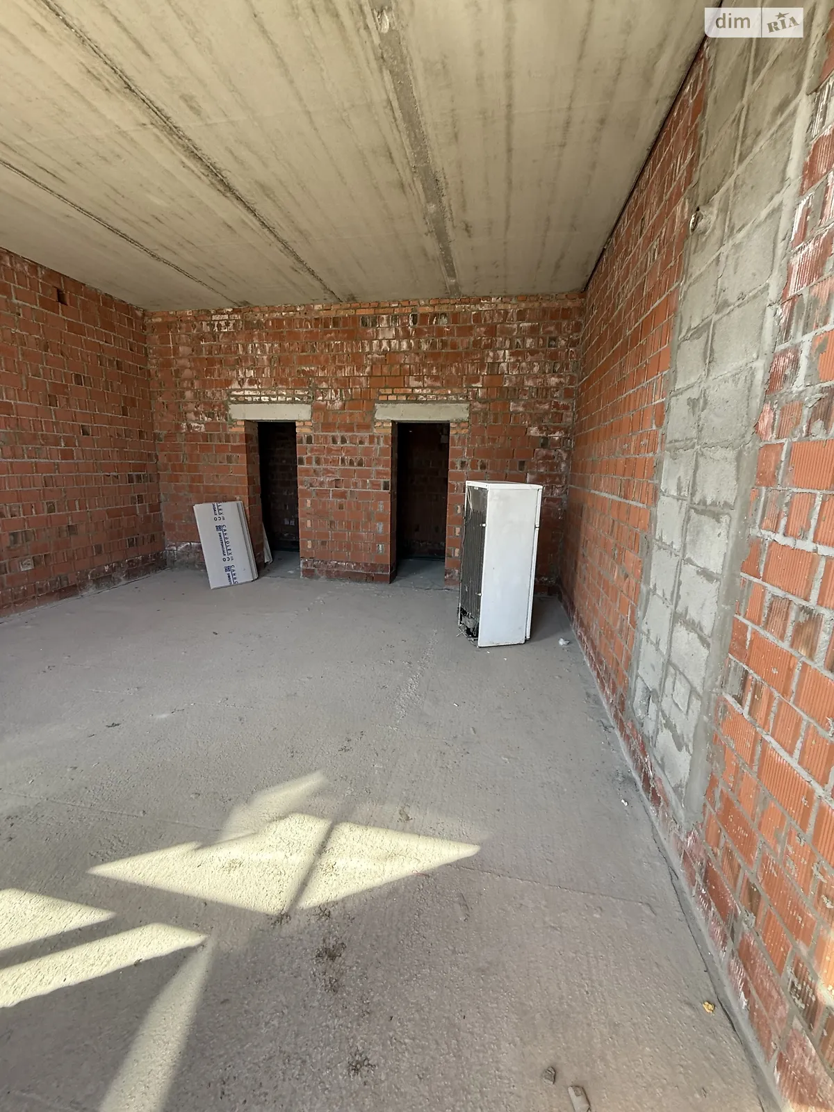 Продается офис 48 кв. м в бизнес-центре, цена: 75000 $ - фото 1