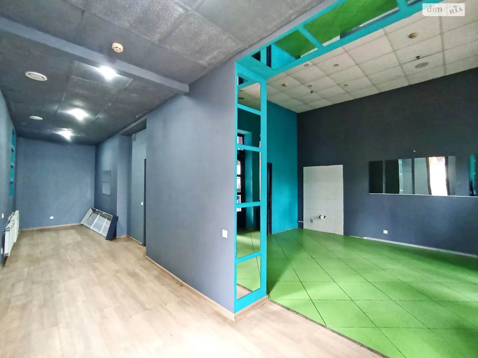 Сдается в аренду офис 62.4 кв. м в бизнес-центре, цена: 24000 грн - фото 1