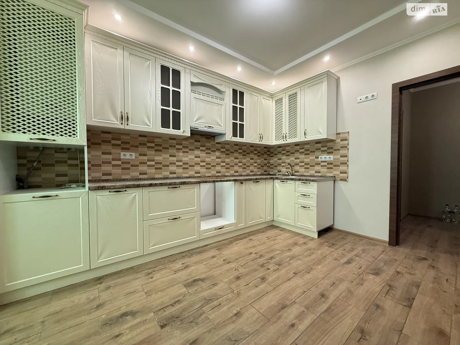 Продается 1-комнатная квартира 50 кв. м в Виннице, ул. Келецкая - фото 1