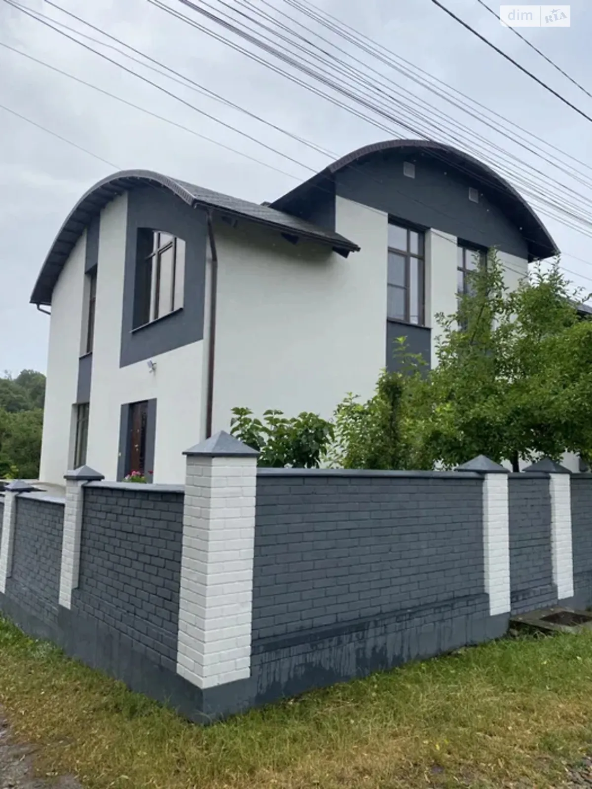 Продается дом на 2 этажа 240 кв. м с участком, цена: 249000 $ - фото 1