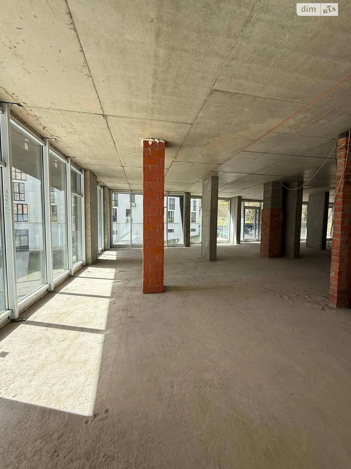 Продается помещения свободного назначения 200 кв. м в 10-этажном здании, цена: 400000 $ - фото 1