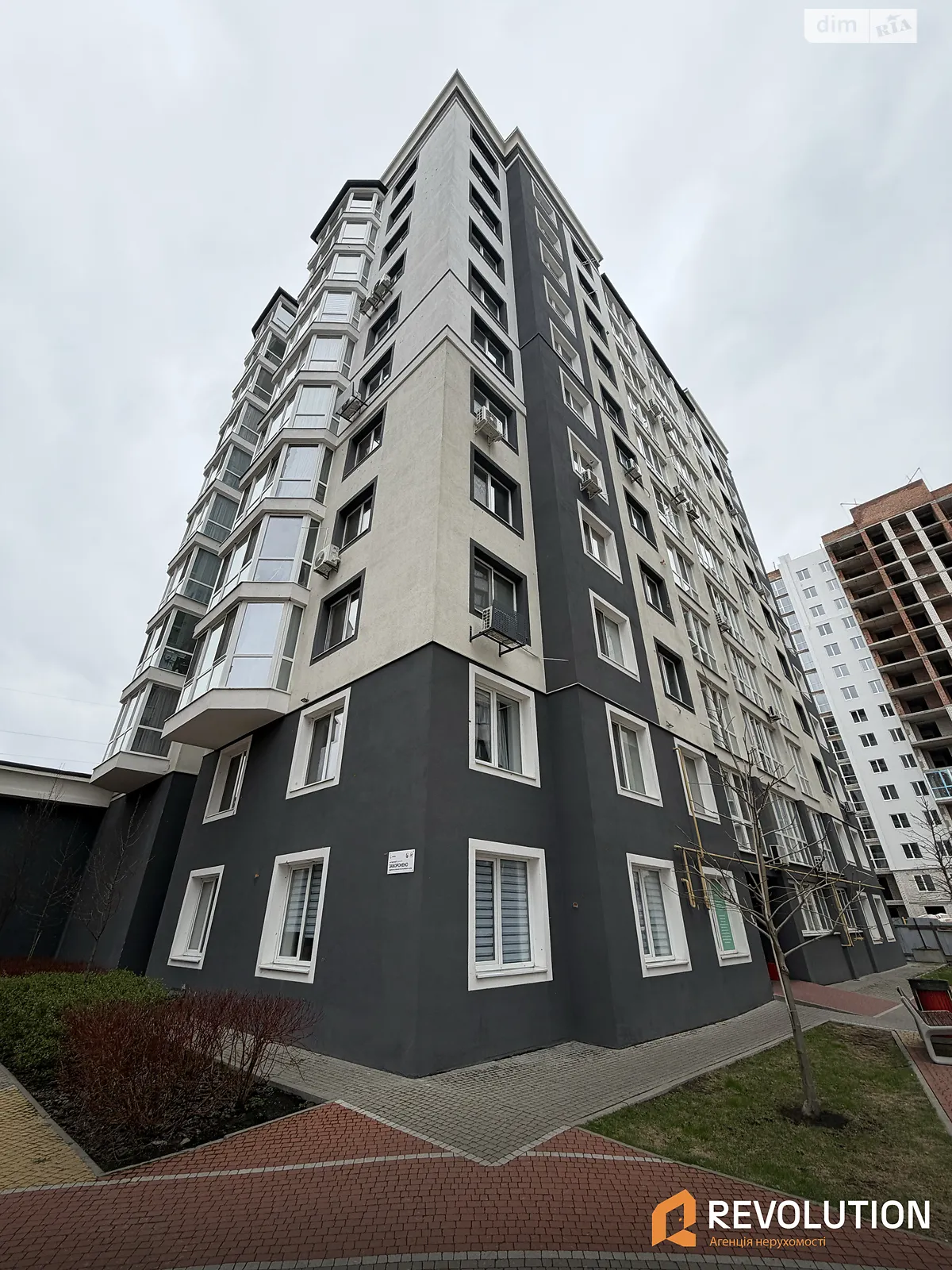 Продается 3-комнатная квартира 109.6 кв. м в Буче, пер. Тихого - фото 1