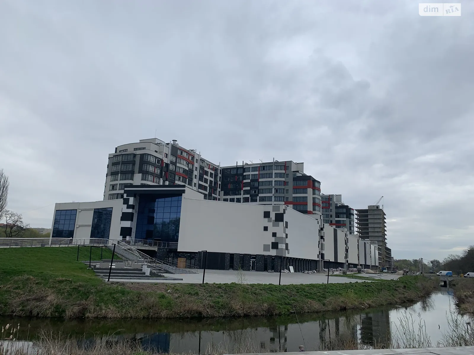 Продается 2-комнатная квартира 96 кв. м в Хмельницком, ул. Прибугская, 5/1 - фото 1