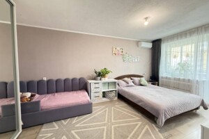 Продаж квартири, Дніпро, р‑н. Тополя-3, Тополя-3 масив, буд. 55