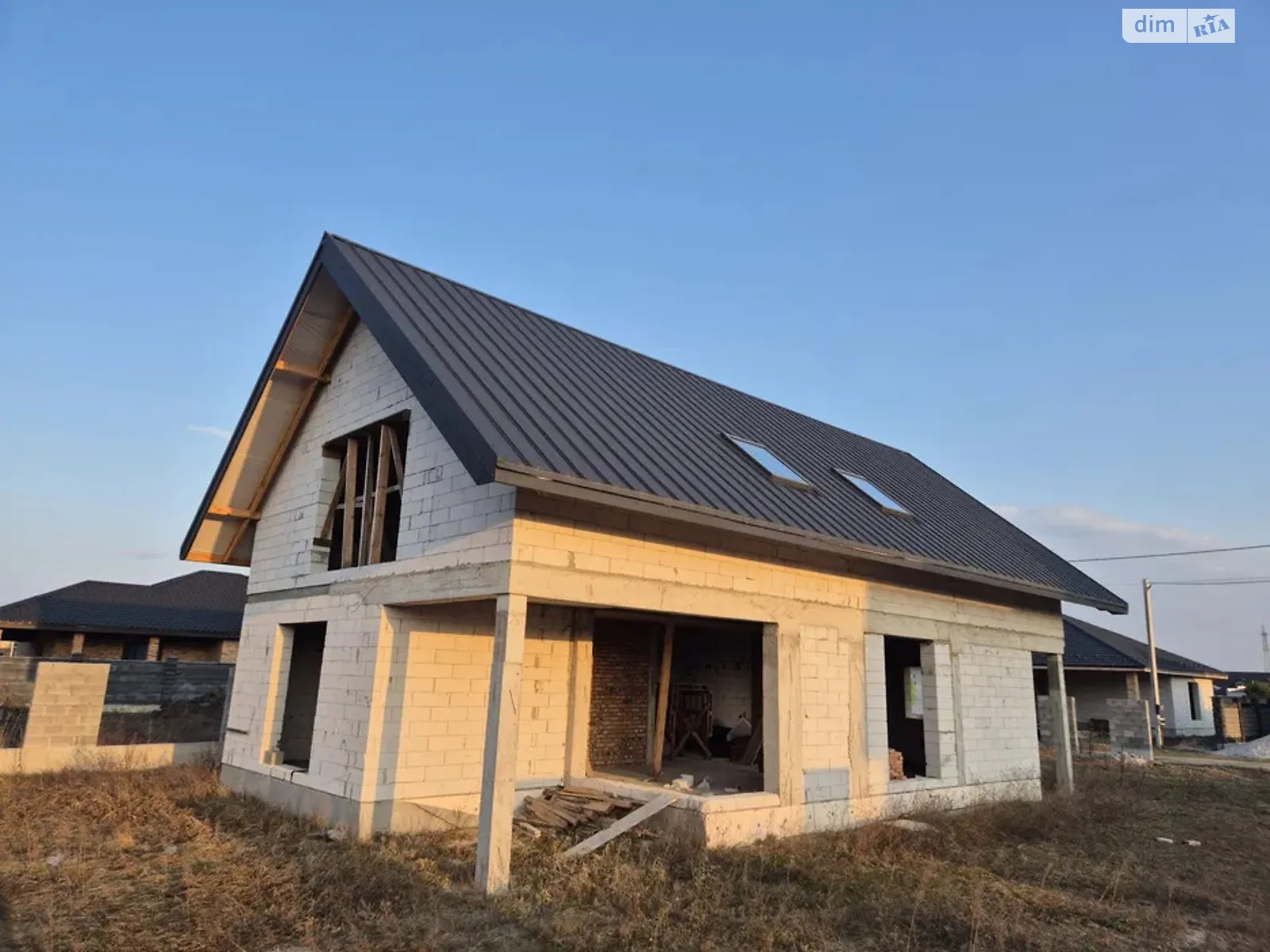 Продается дом на 2 этажа 150 кв. м с бассейном, цена: 70000 $ - фото 1