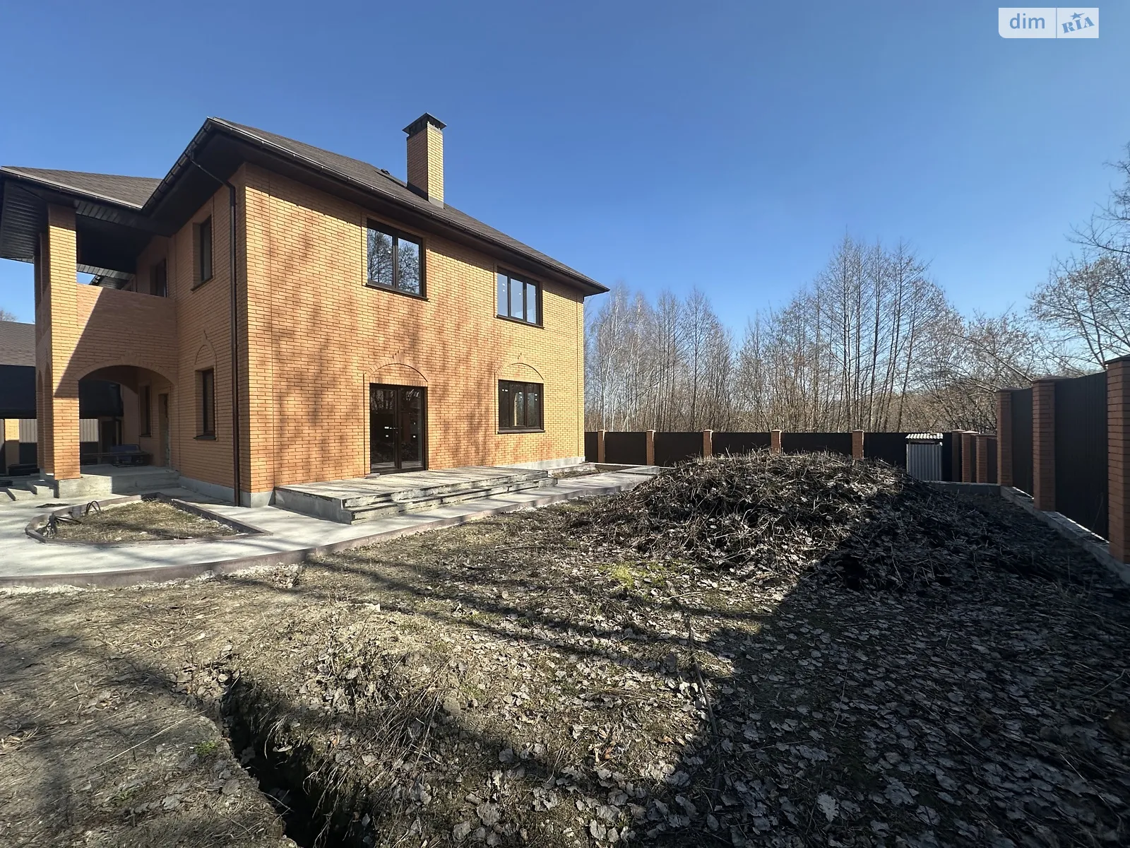 Продается дом на 2 этажа 221.5 кв. м с баней/сауной, цена: 220000 $ - фото 1