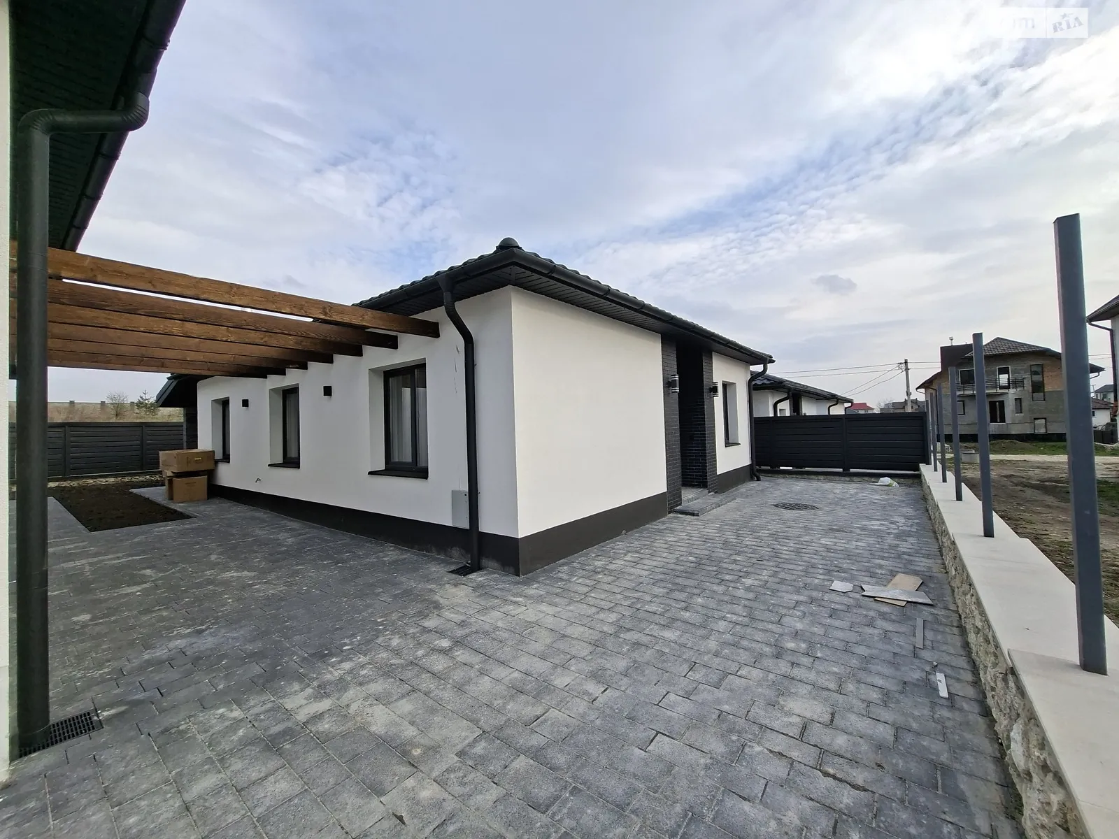 Продается одноэтажный дом 90 кв. м с участком, цена: 130000 $ - фото 1