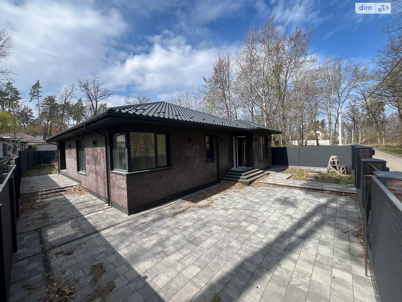 Продается одноэтажный дом 184 кв. м с верандой, цена: 180000 $ - фото 1