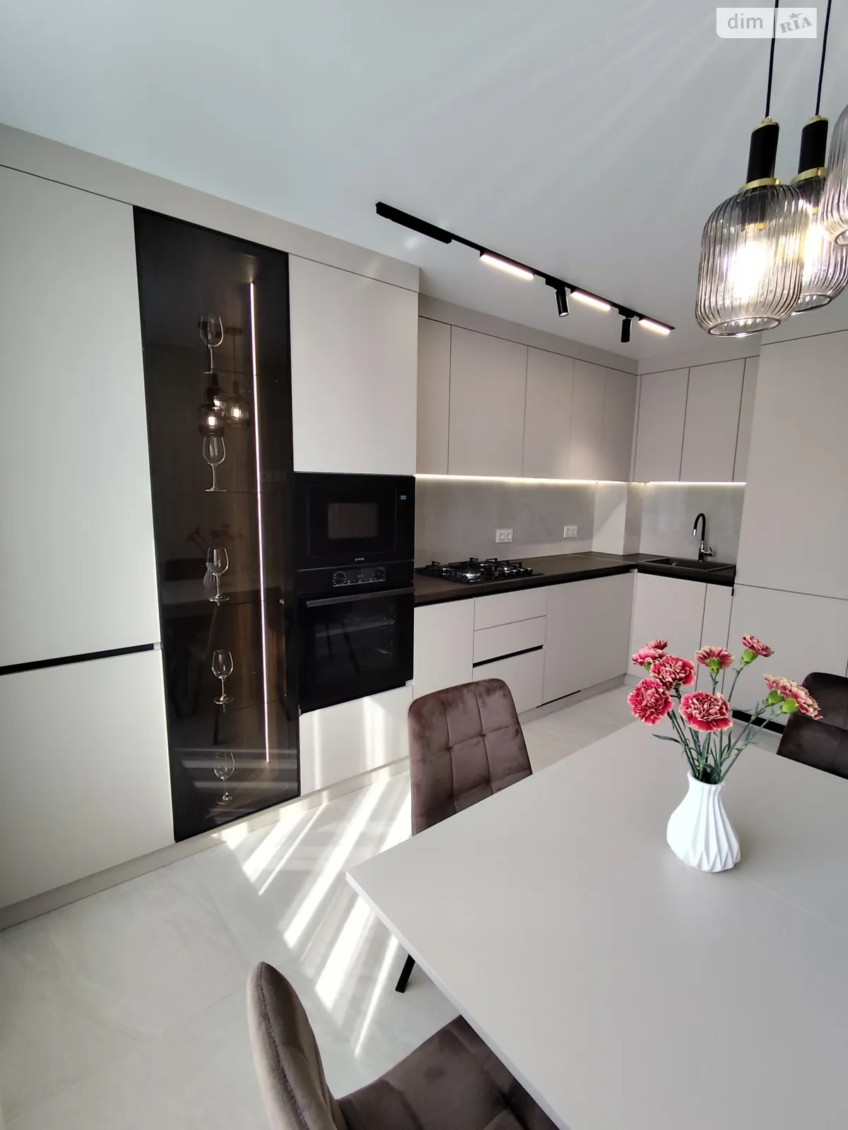 2-кімнатна квартира 62 кв. м у Тернополі, вул. Білогірська - фото 1