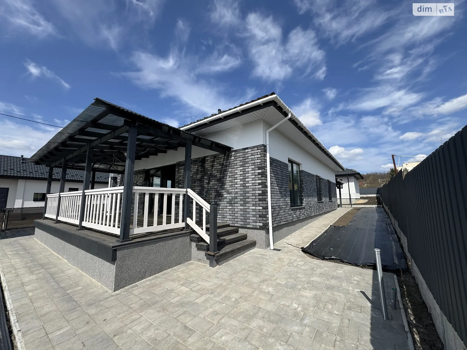 Продается одноэтажный дом 120 кв. м с подвалом, цена: 160000 $ - фото 1