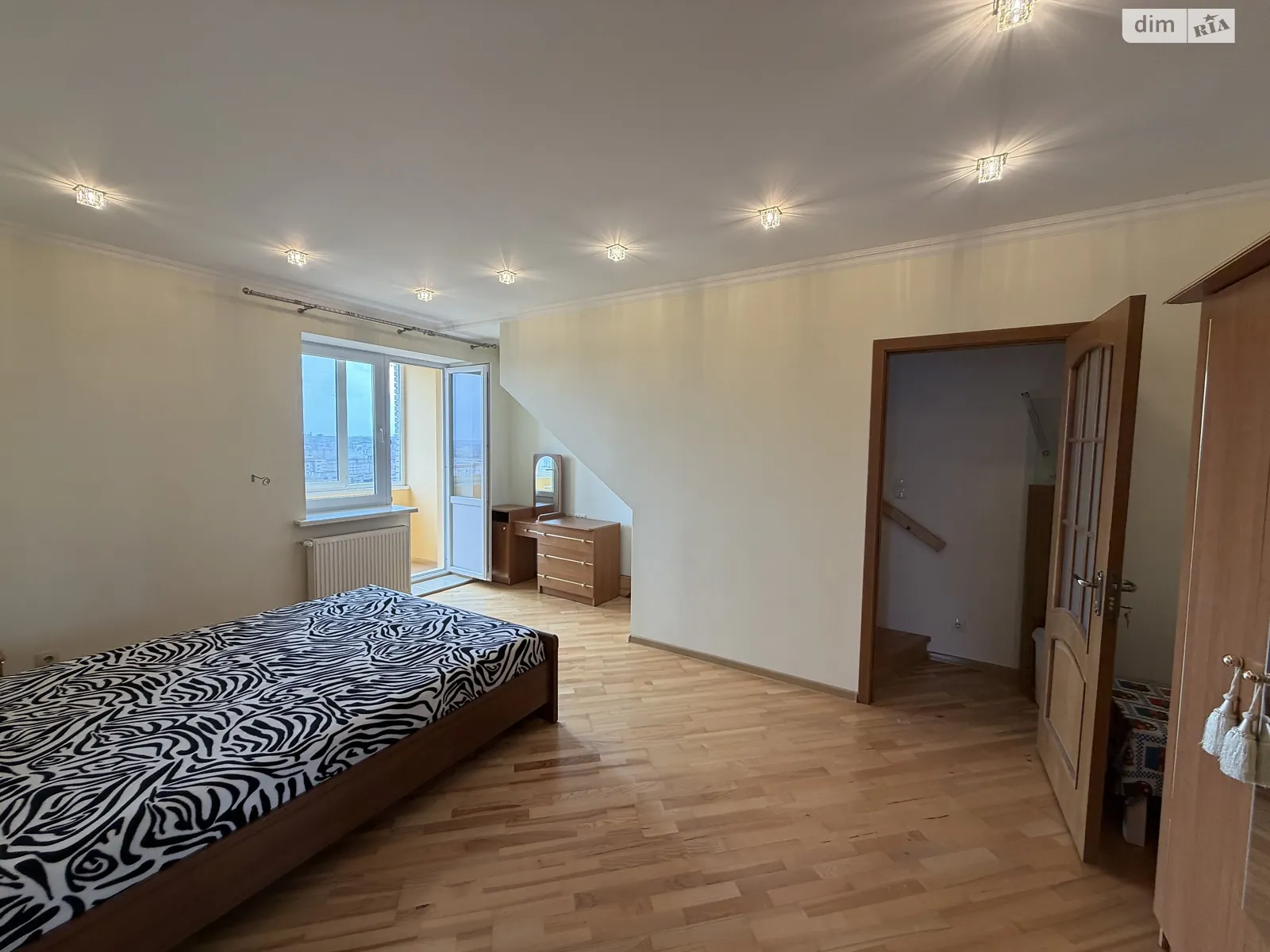 Продається 4-кімнатна квартира 178.2 кв. м у Хмельницькому, просп. Миру, 85/2А - фото 1