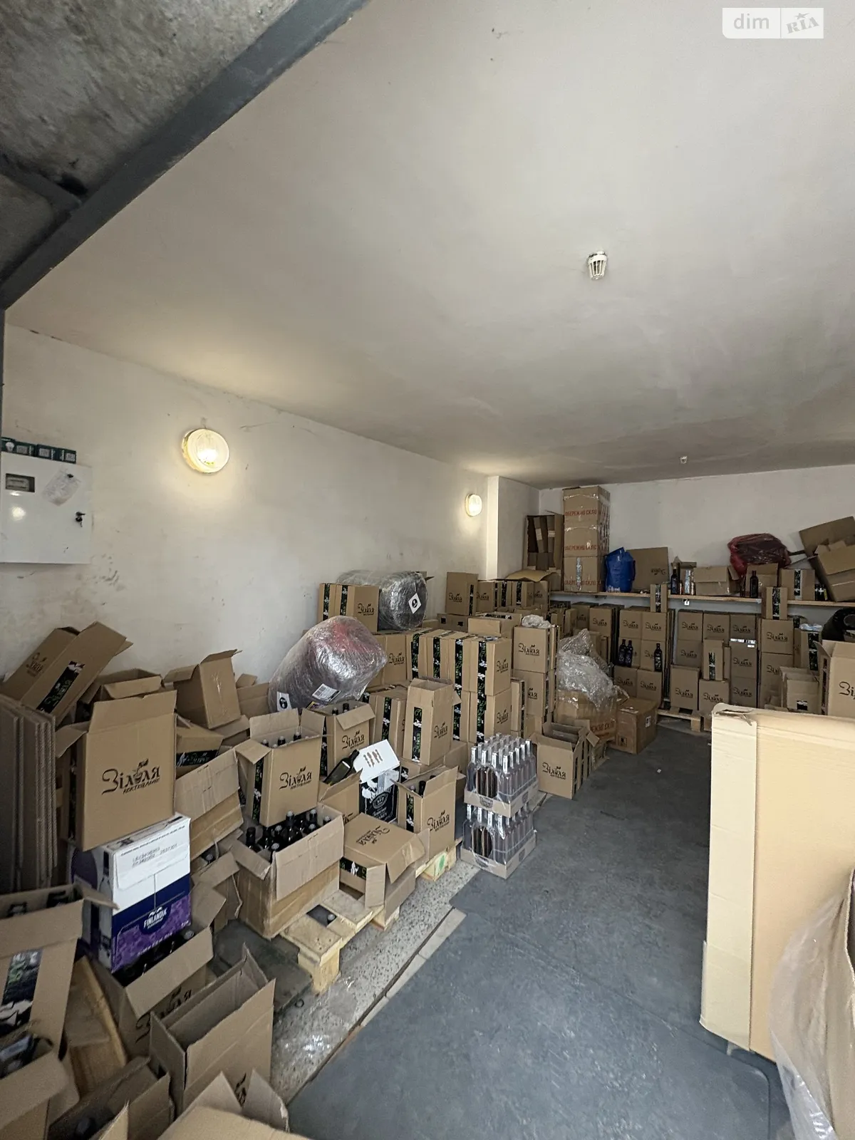 Продается место в гаражном кооперативе под легковое авто на 38 кв. м, цена: 16000 $ - фото 1