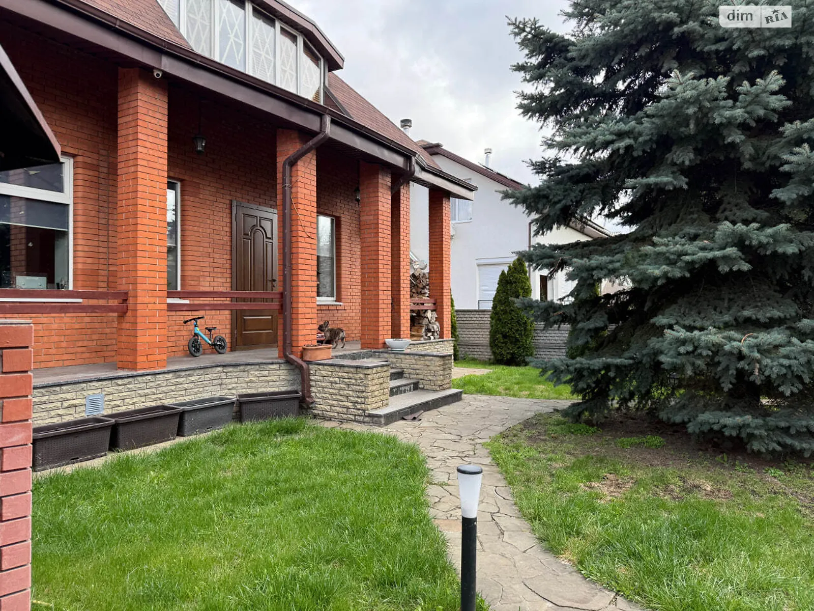 Продается дом на 2 этажа 213.5 кв. м с подвалом, цена: 235000 $ - фото 1