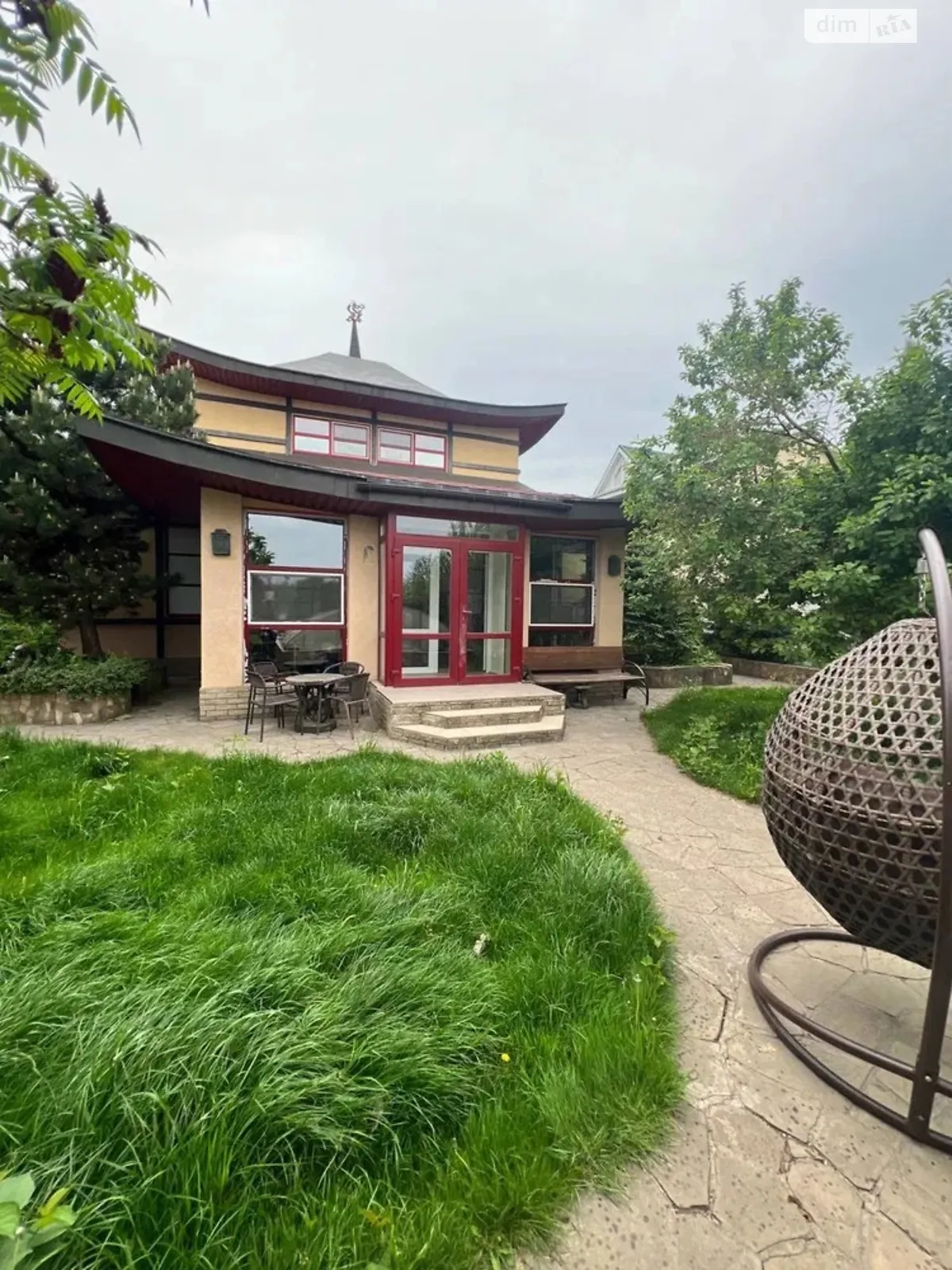 Сдается в аренду дом на 2 этажа 214 кв. м с баней/сауной, цена: 1200 € - фото 1