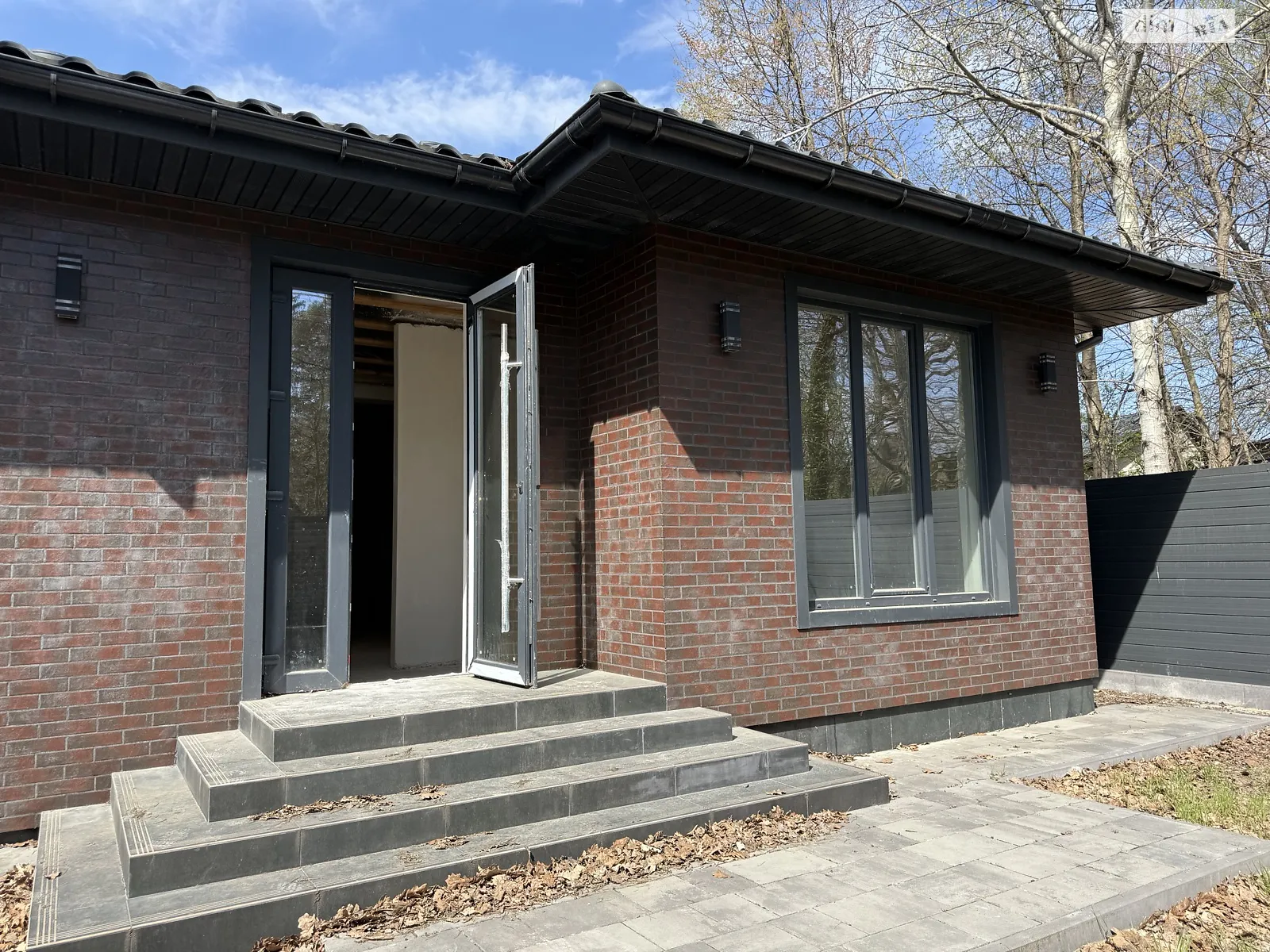 Продается одноэтажный дом 183.8 кв. м с мансардой, цена: 180000 $ - фото 1