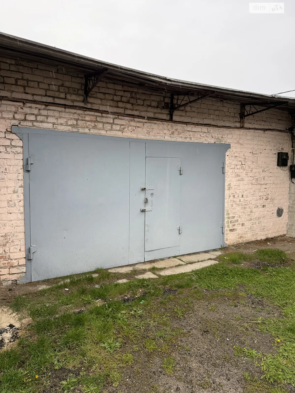 Продается место в гаражном кооперативе под легковое авто на 58 кв. м, цена: 8000 $ - фото 1