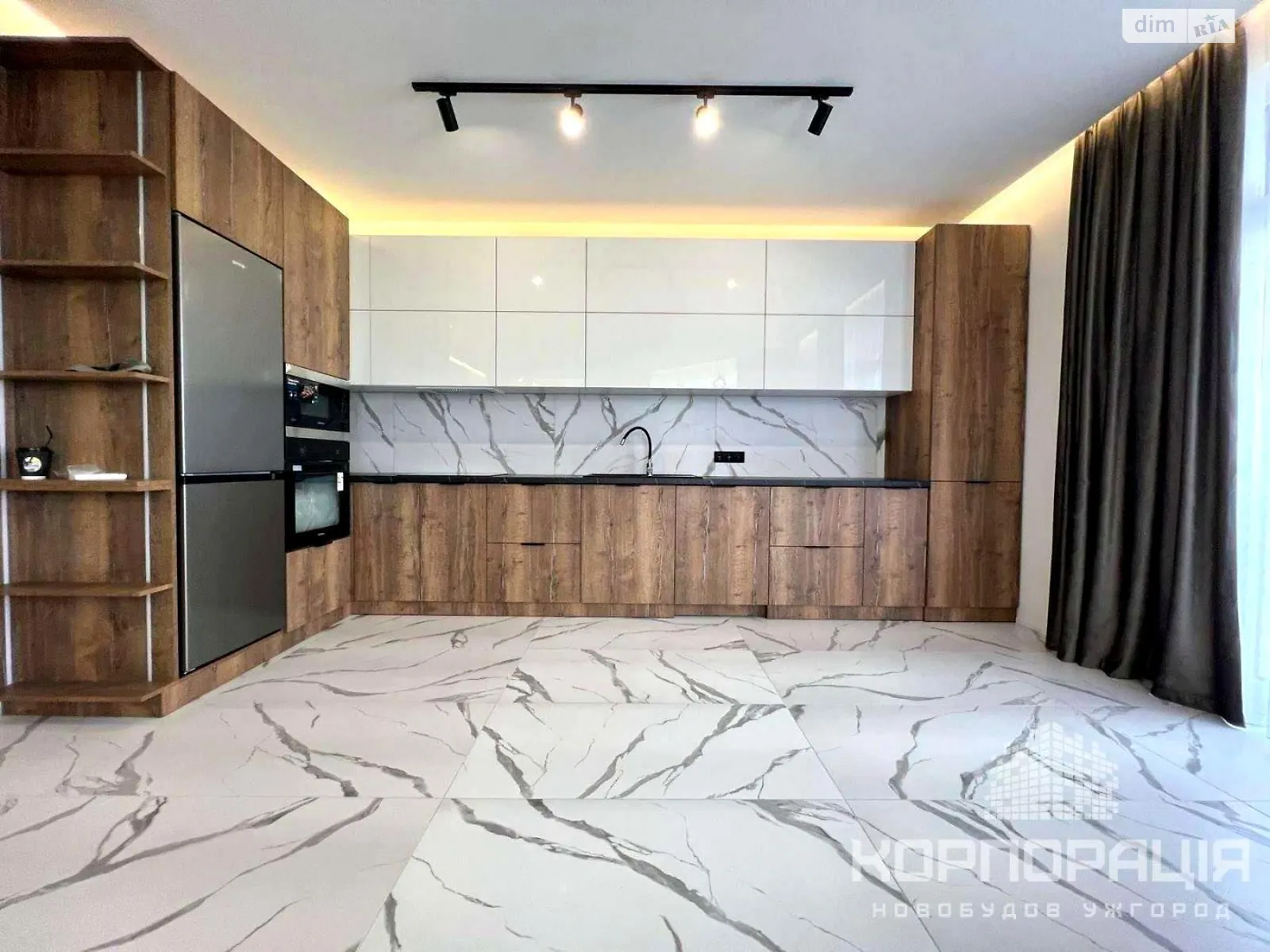 Здається в оренду 3-кімнатна квартира 94.4 кв. м у Ужгороді, наб. Слов'янська - фото 1