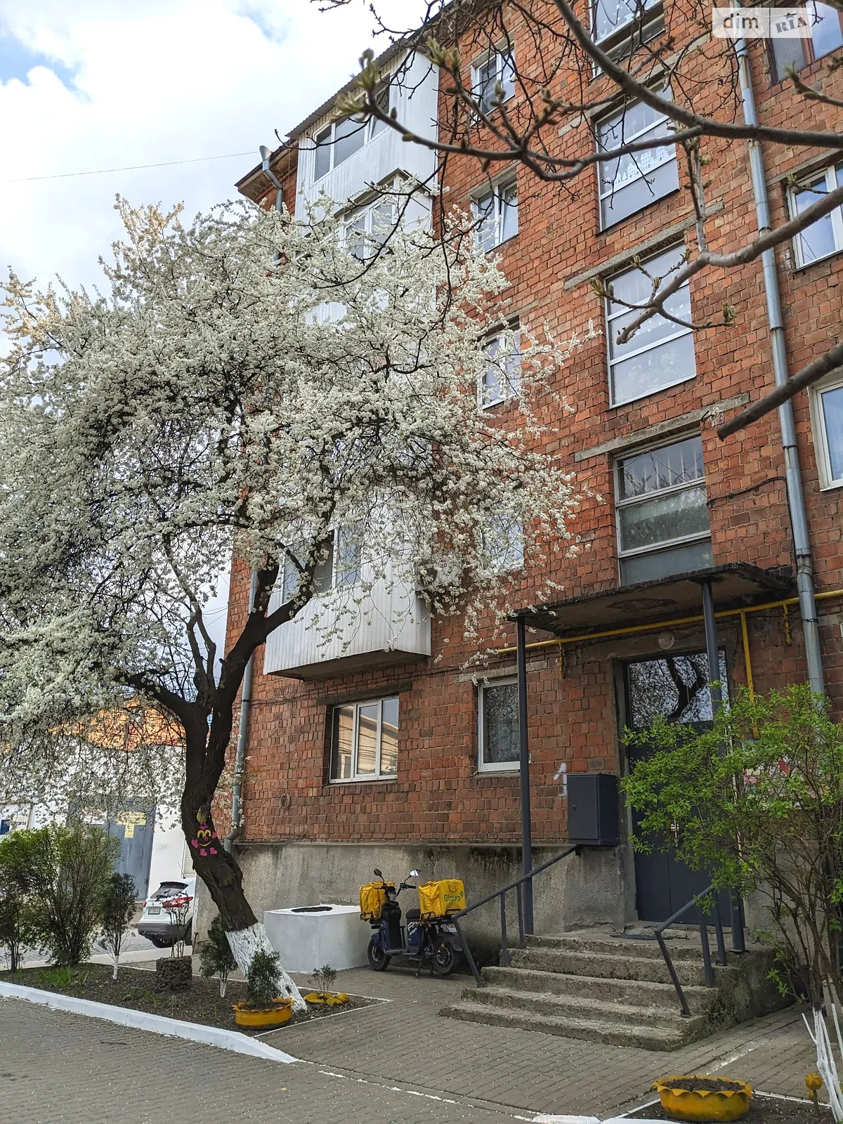 Продается 2-комнатная квартира 44 кв. м в Черновцах, ул. Валерия Чкалова, 5 - фото 1