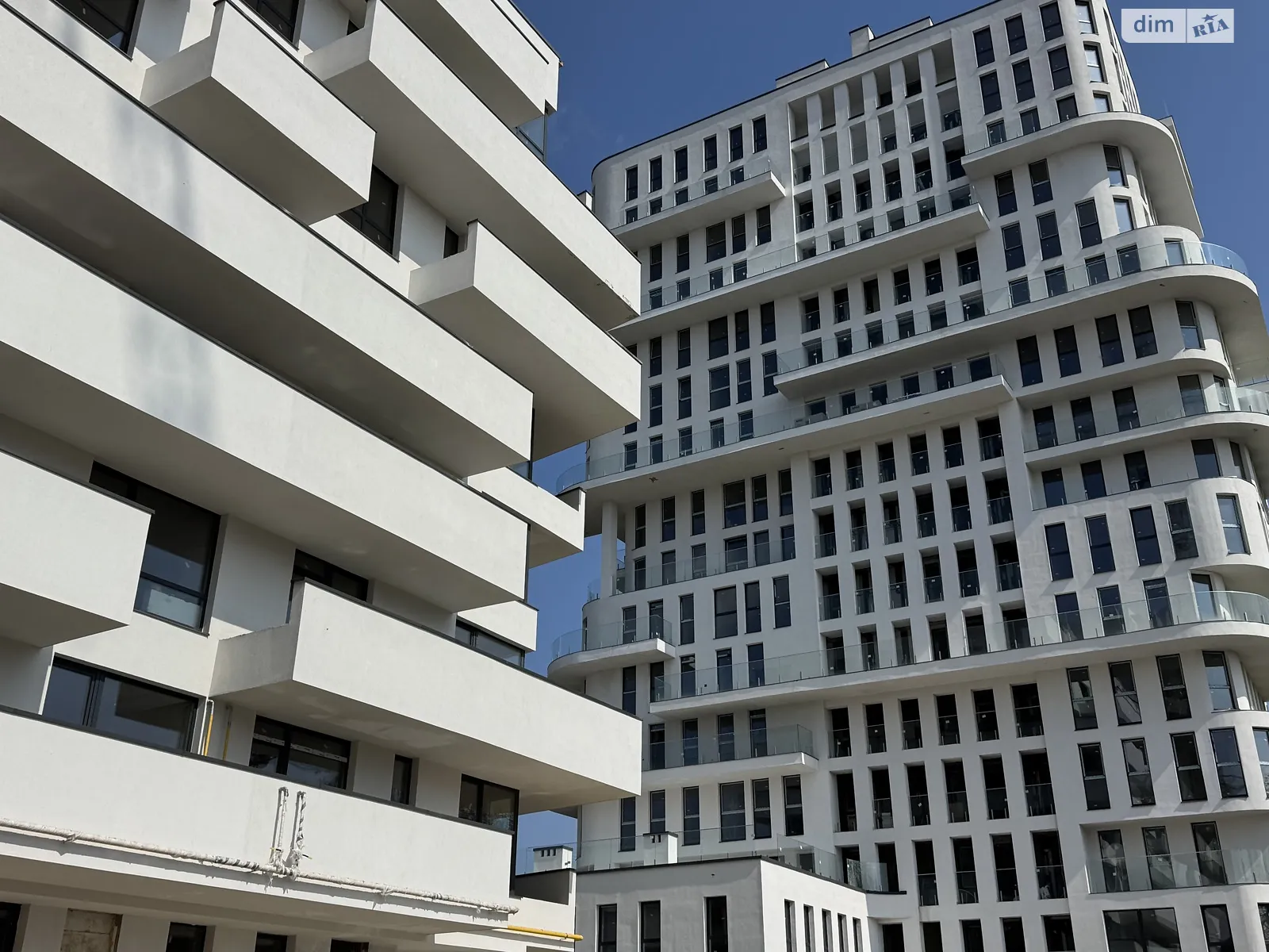 Продается 2-комнатная квартира 75.3 кв. м в Львове, ул. Раковского, 24 - фото 1