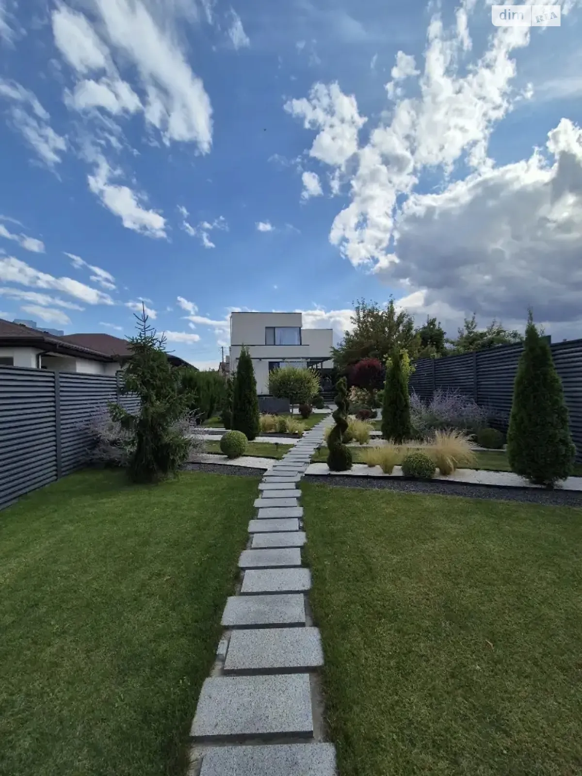 Продается дом на 2 этажа 194 кв. м с мебелью, цена: 430000 $ - фото 1