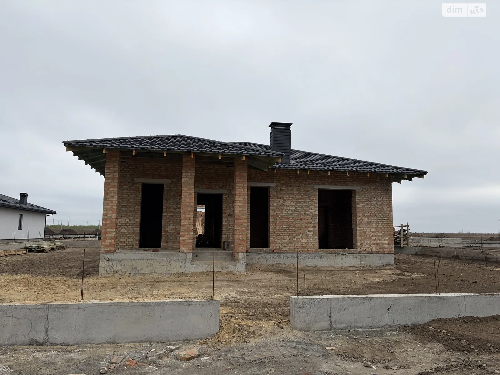 Продается одноэтажный дом 140 кв. м с мансардой, цена: 88000 $ - фото 1