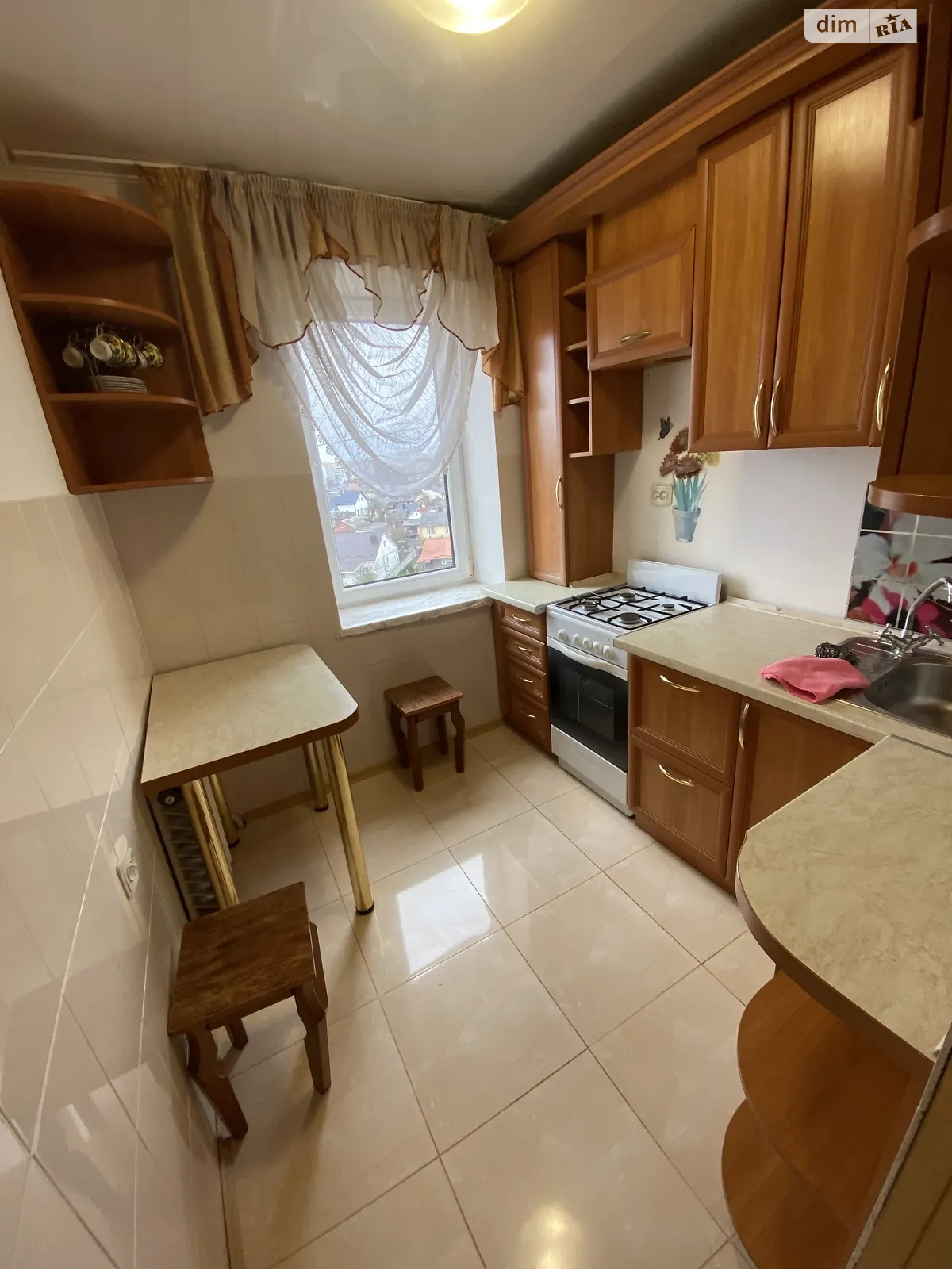 Сдается в аренду 1-комнатная квартира 22 кв. м в Ровно, ул. Соборная, 275 - фото 1