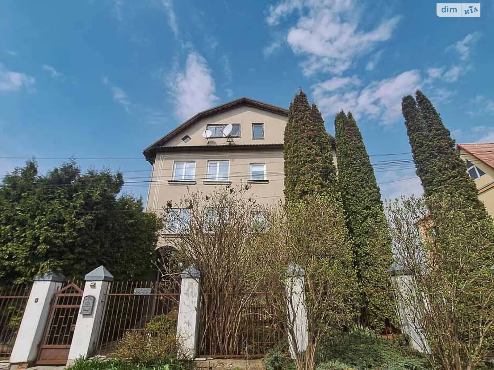 Продается дом на 2 этажа 464.4 кв. м с бассейном, цена: 180000 $ - фото 1