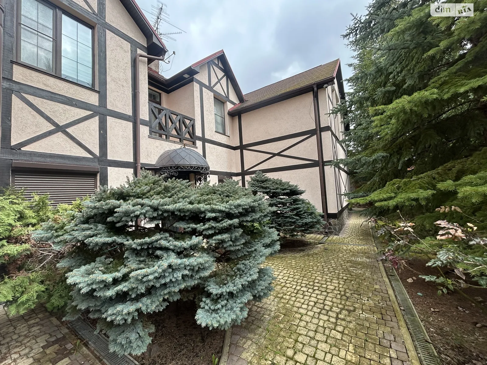 Продается дом на 2 этажа 550 кв. м с подвалом, цена: 700000 $ - фото 1