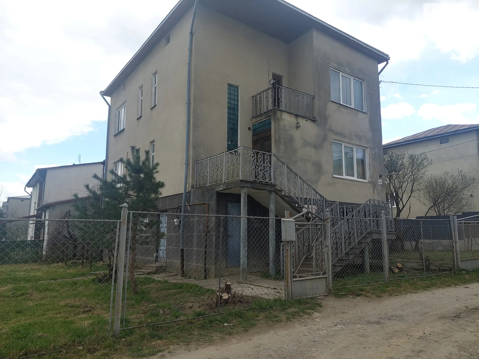 Продается дом на 2 этажа 246 кв. м с балконом, цена: 87000 $ - фото 1
