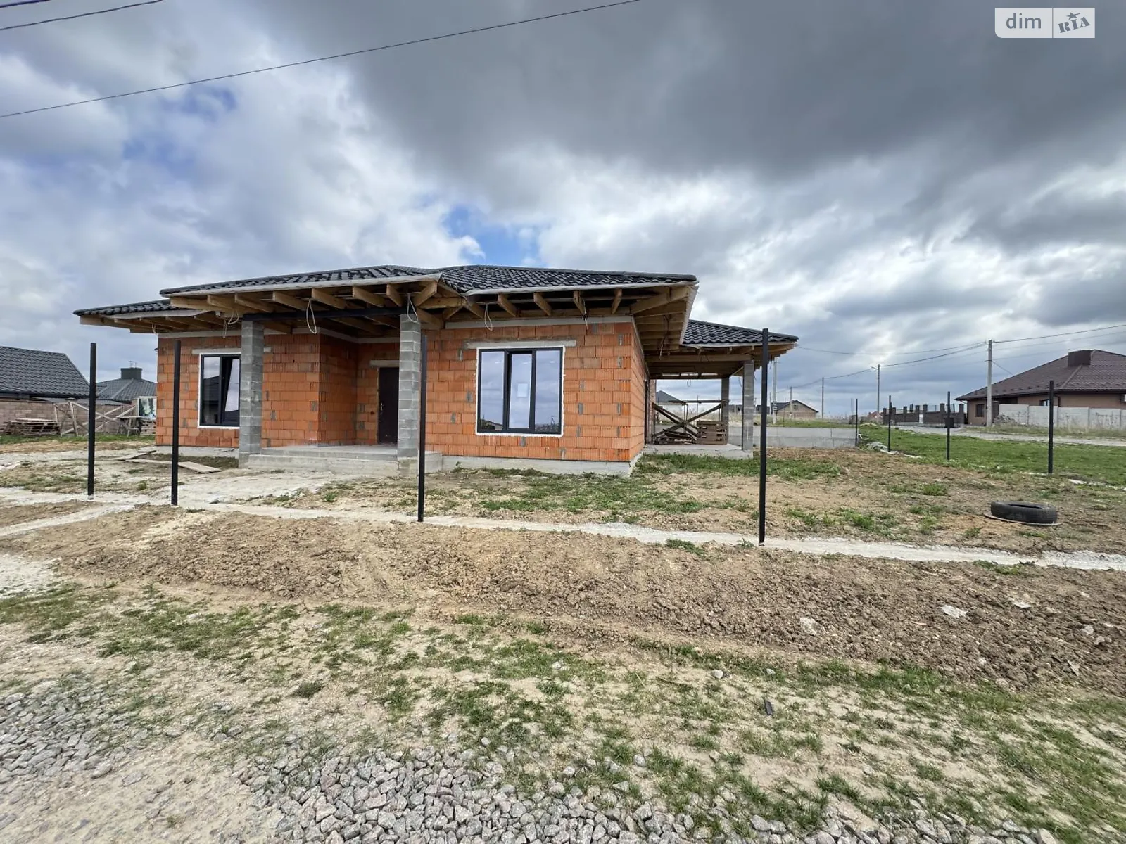 Продается одноэтажный дом 135 кв. м с гаражом, цена: 153000 $ - фото 1