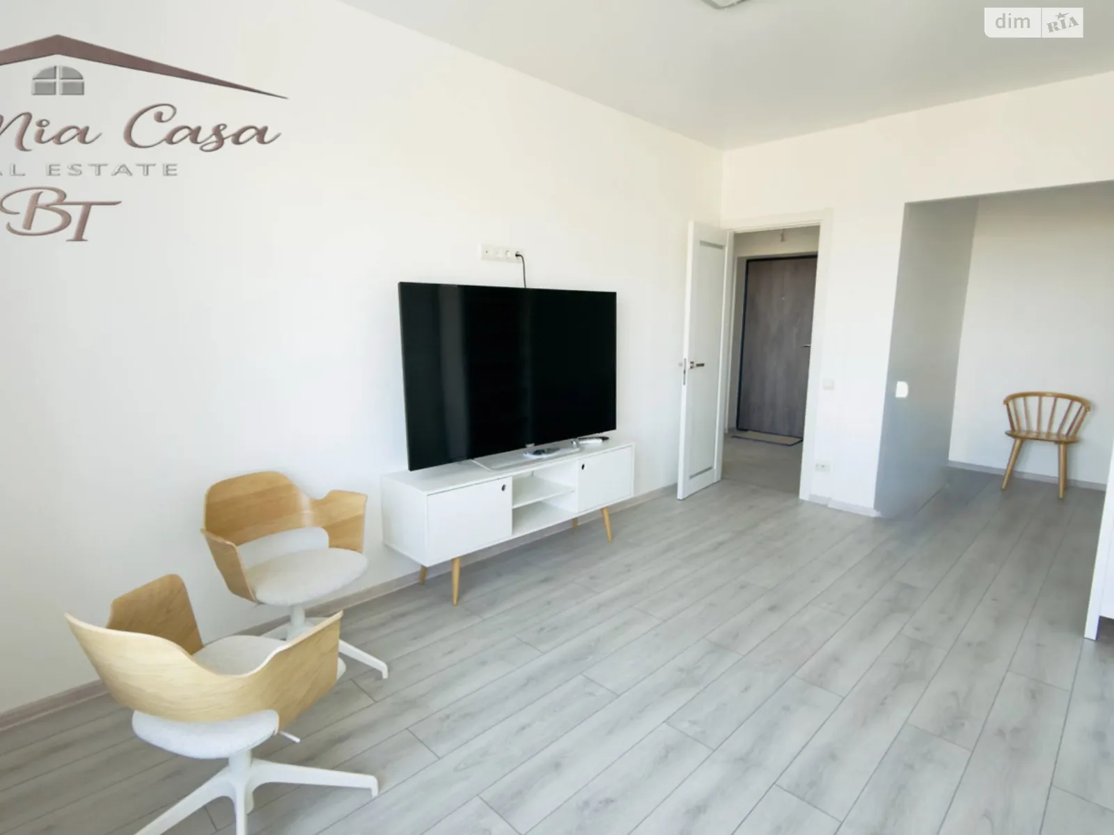 Продается 1-комнатная квартира 38 кв. м в Черновцах, ул. Валерия Чкалова - фото 1