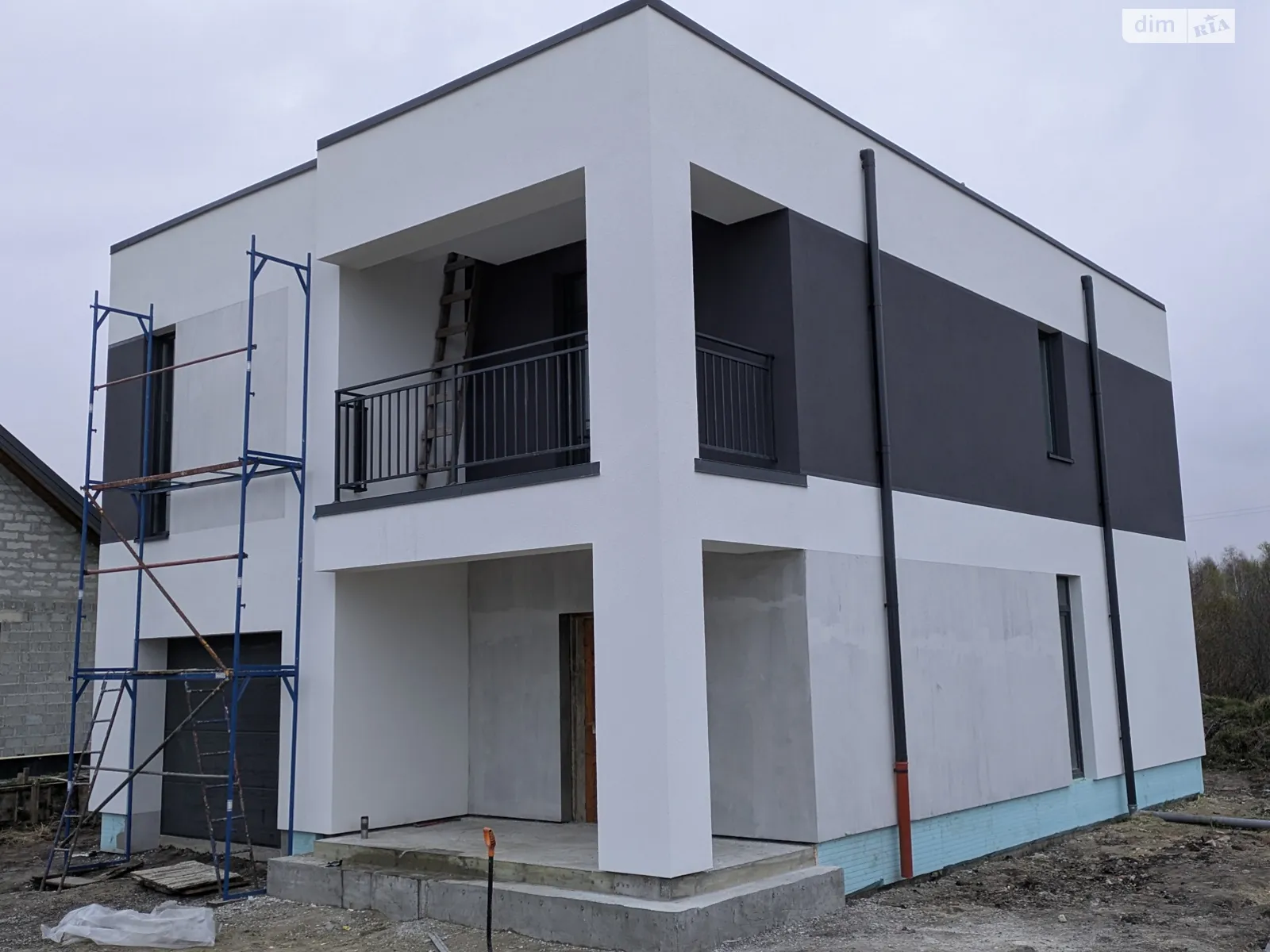 Продается дом на 2 этажа 172.5 кв. м с садом, цена: 1150 $ - фото 1