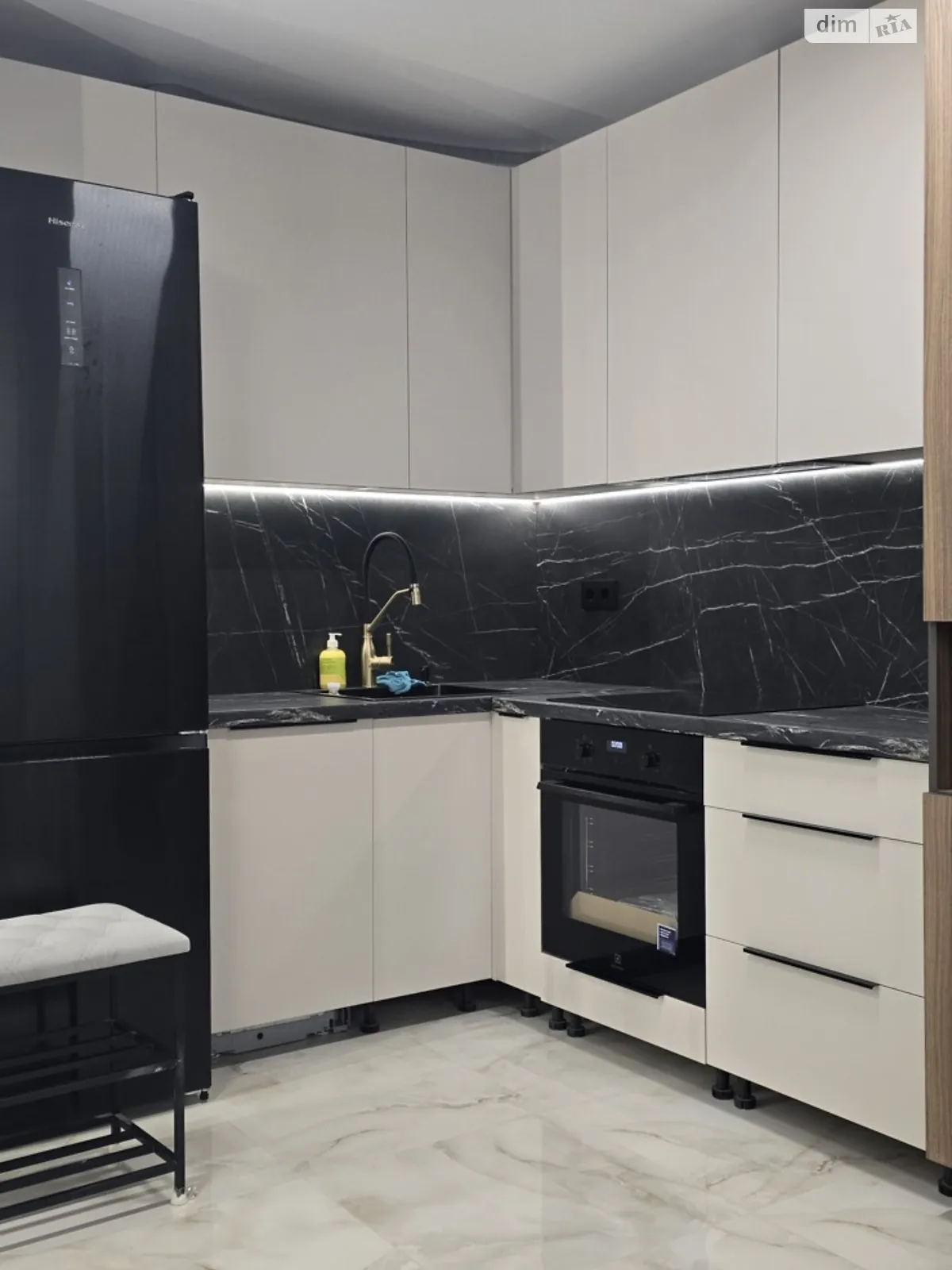 Продается 1-комнатная квартира 62 кв. м в Львове, ул. Рудненская - фото 1