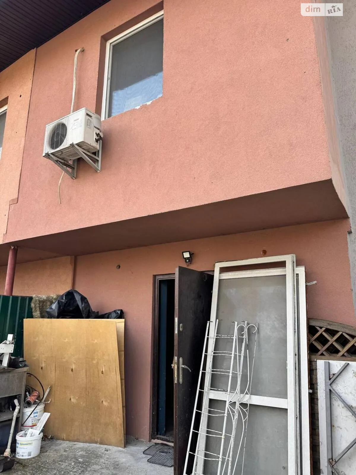 Продается отдельно стоящий гараж универсальный на 52.3 кв. м, цена: 28000 $ - фото 1