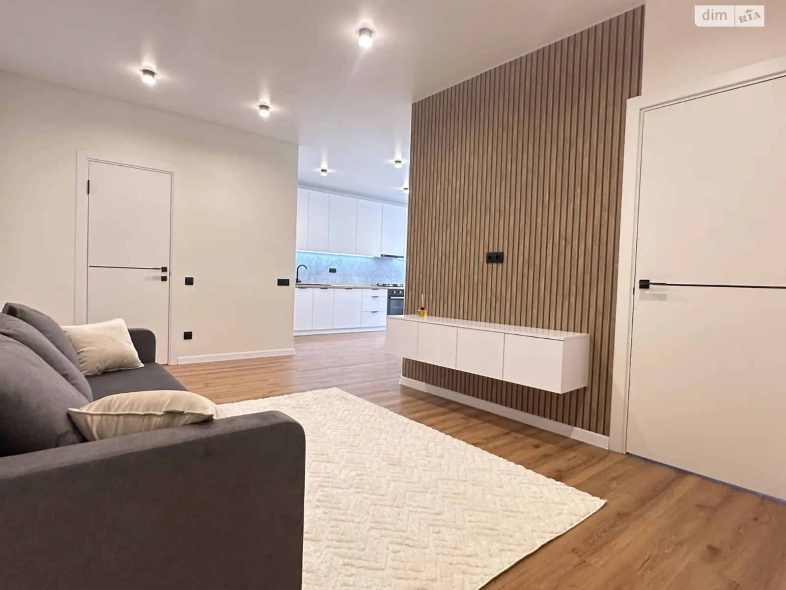 Продается 2-комнатная квартира 72 кв. м в Хмельницком, ул. Нижняя Береговая, 2/2 - фото 1