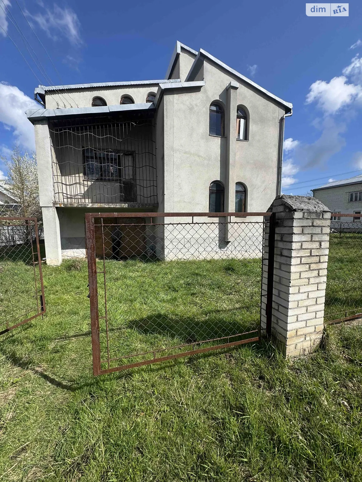 Продается дом на 3 этажа 360 кв. м с садом, цена: 124000 $ - фото 1